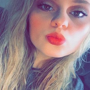 Meet your Posher, Cortny